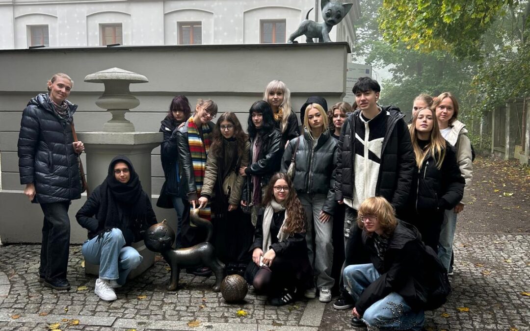 Uczniowie klasy dziennikarsko-filmowej odwiedzili HollyŁódź