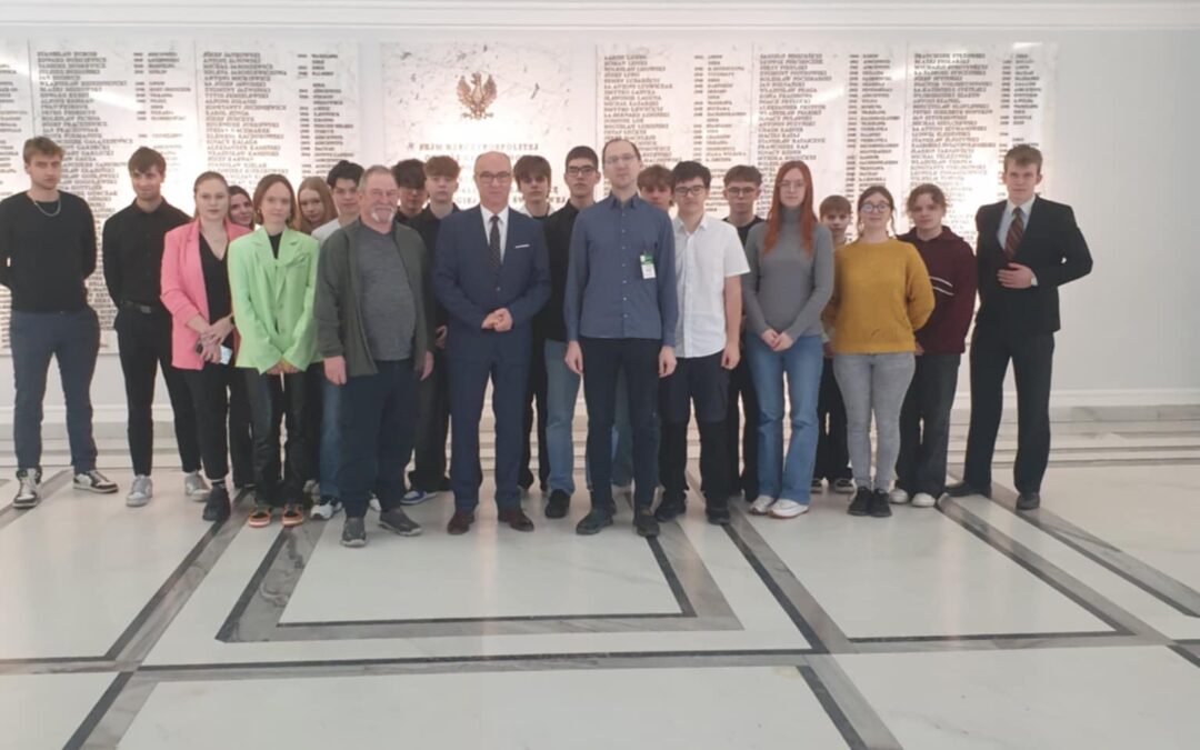 Obóz naukowy wiedzy o społeczeństwie w Warszawie